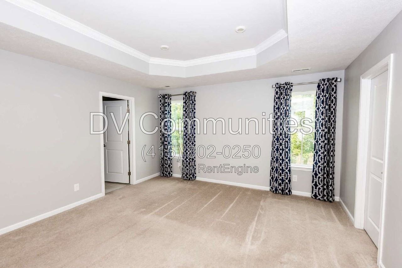 7226 Hillsview Dr - Photo 3 of 24