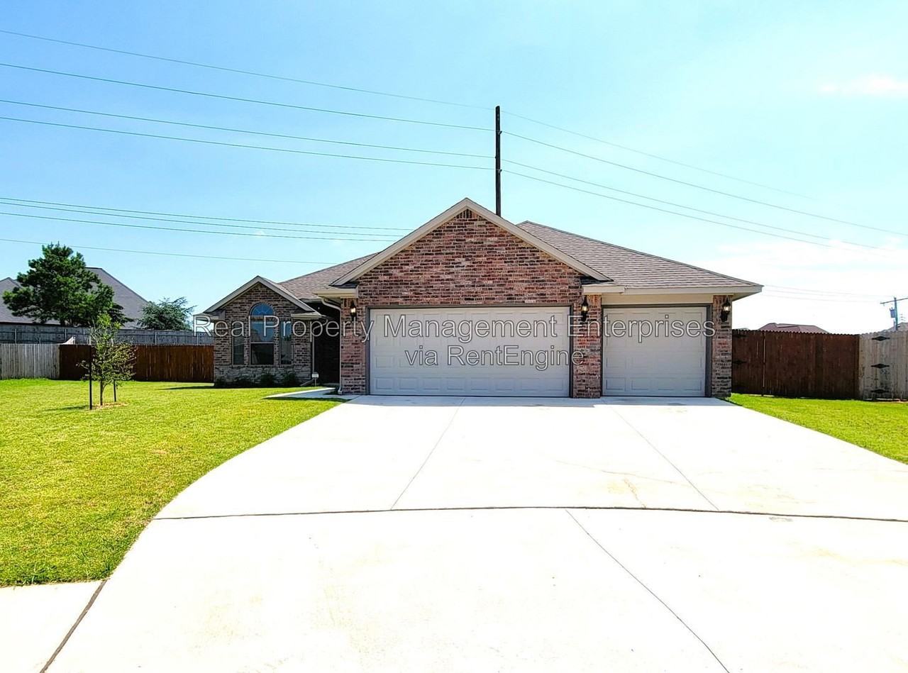 4500 Oasis Ct - Photo 2 of 24