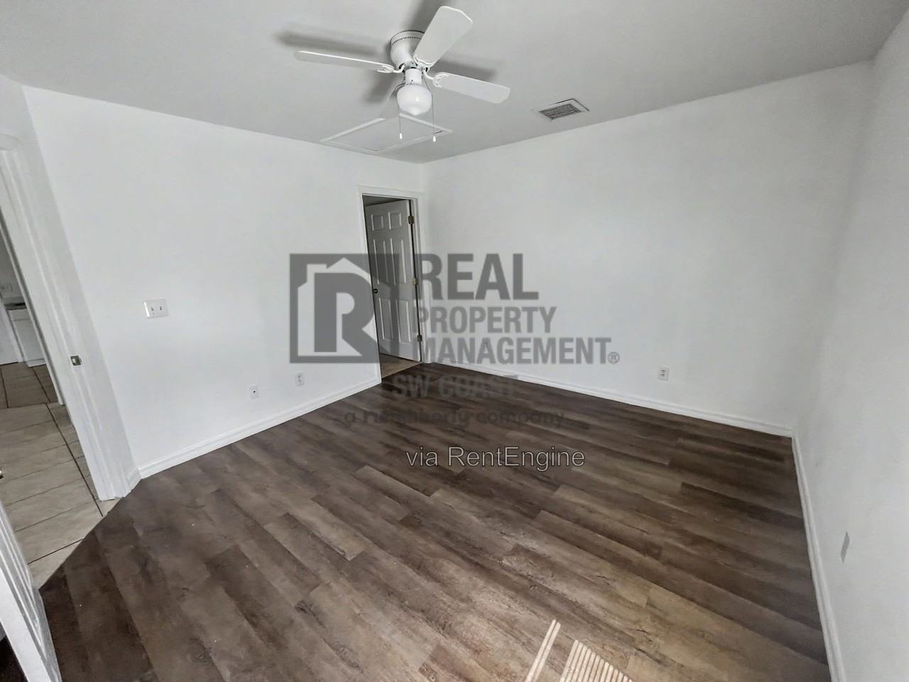 1135 Harry Ave S - Photo 3 of 16