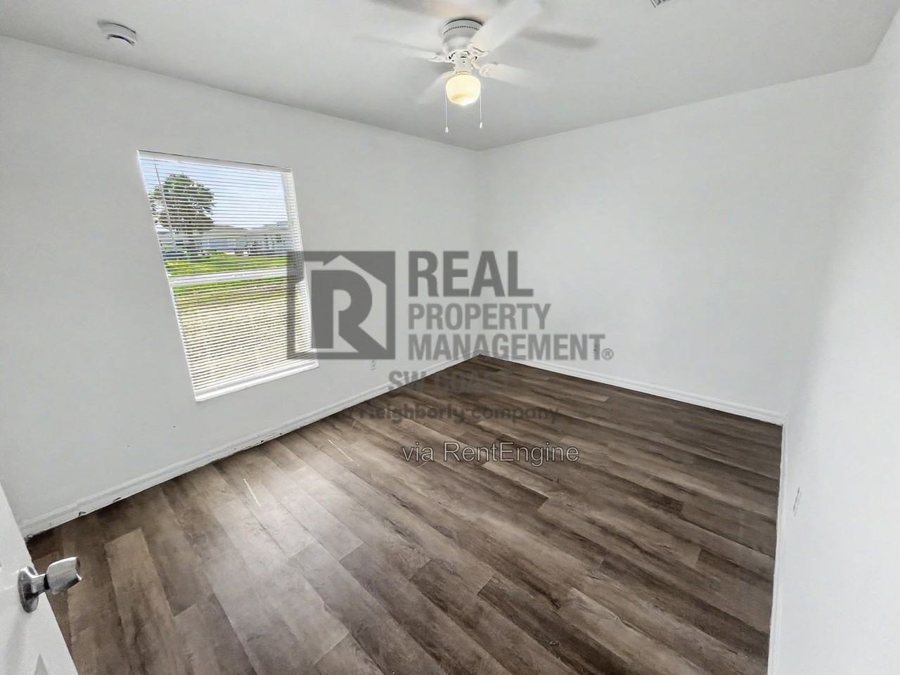 1135 Harry Ave S - Photo 5 of 16