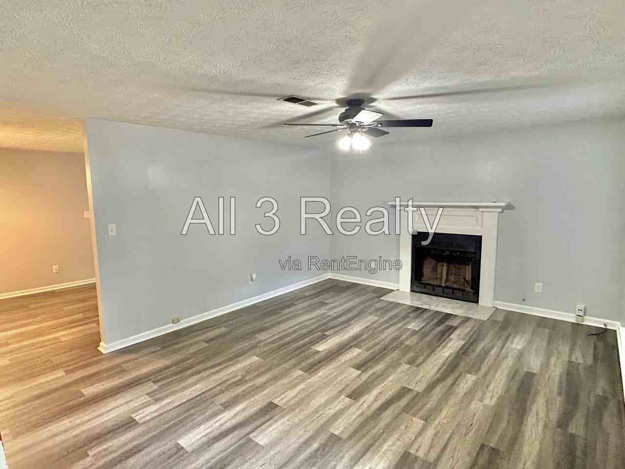 2010 Oakwood Dr - Photo 3 of 25