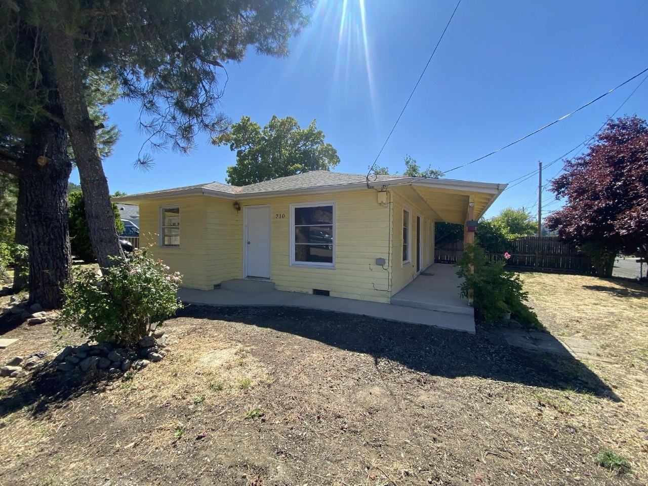 710 W Broccoli St - Photo 2 of 37