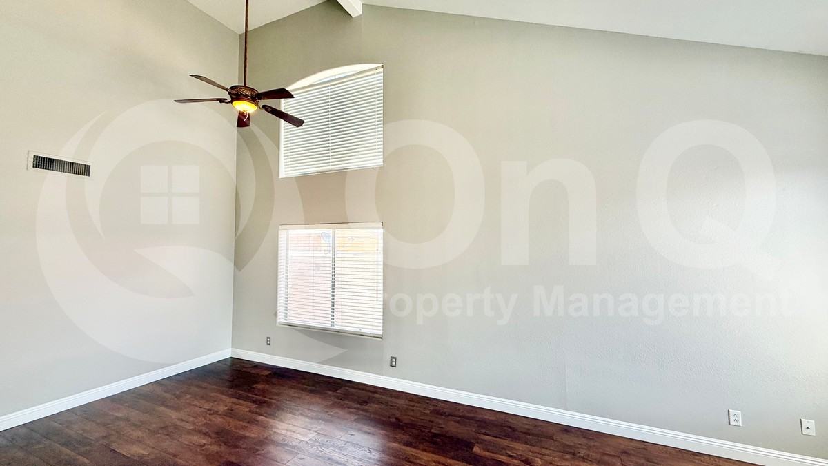 5124 W Geronimo St - Photo 3 of 30