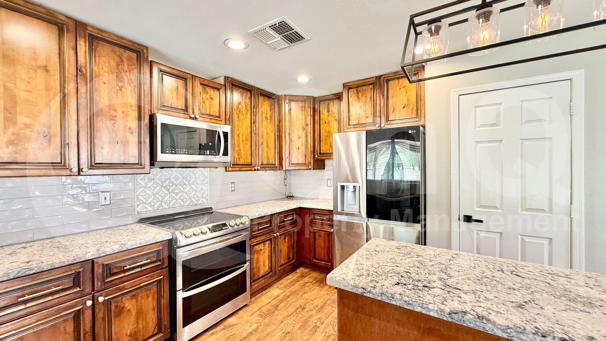5124 W Geronimo St - Photo 7 of 30