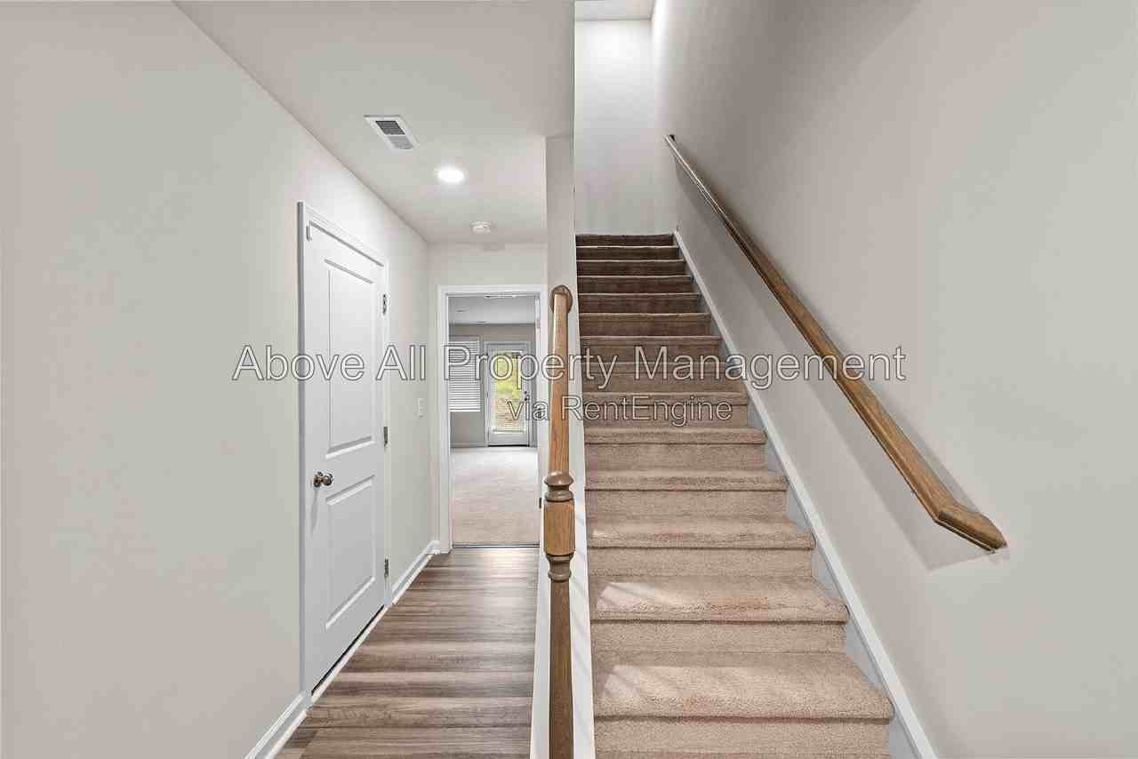 1035 Shoreside Dr - Photo 7 of 46