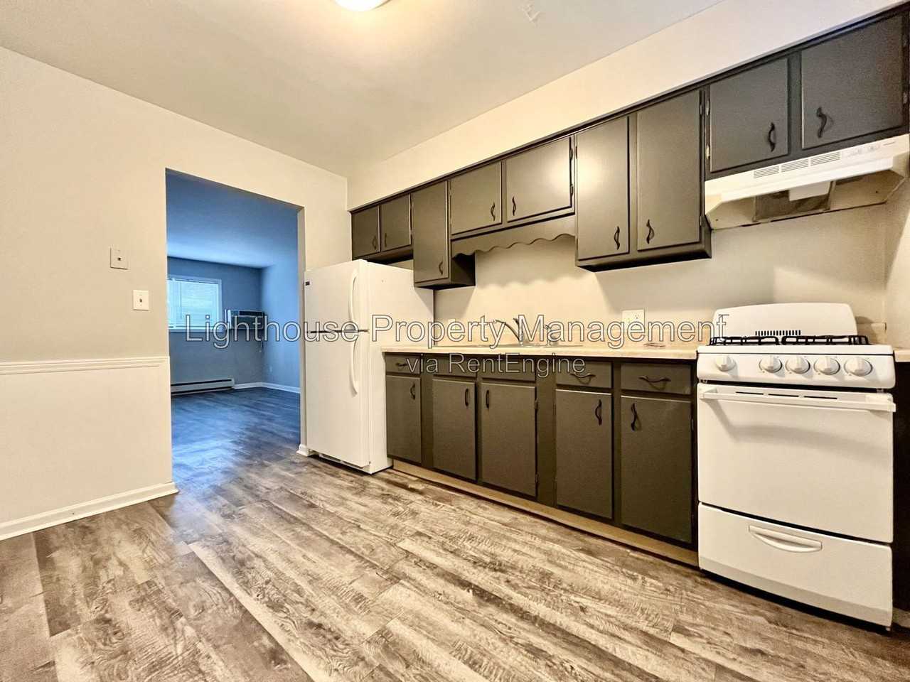 3215 Marshall Ave Se - Photo 4 of 12