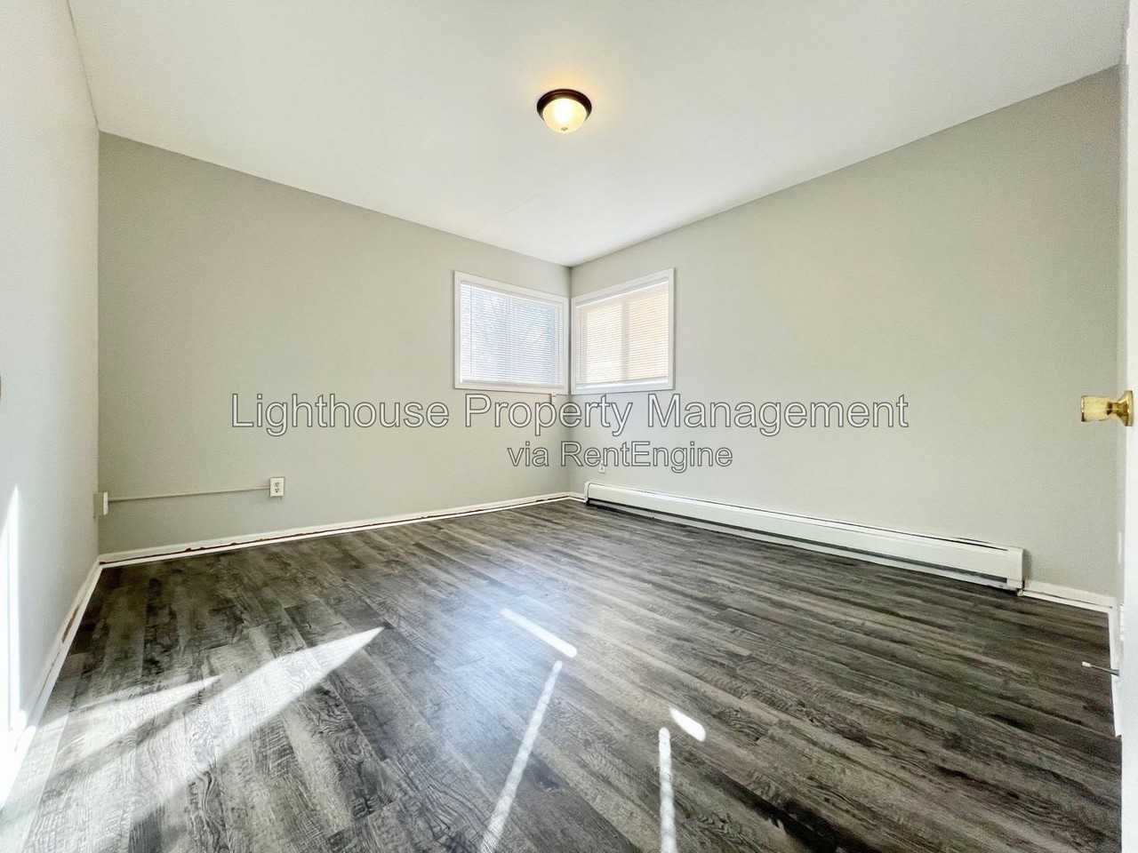 3215 Marshall Ave Se - Photo 5 of 12