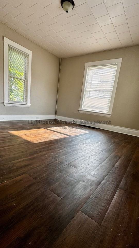871 Wood St - Photo 4 of 20