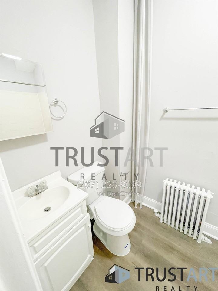 2321 N 25th St #1 - Photo 5 of 11