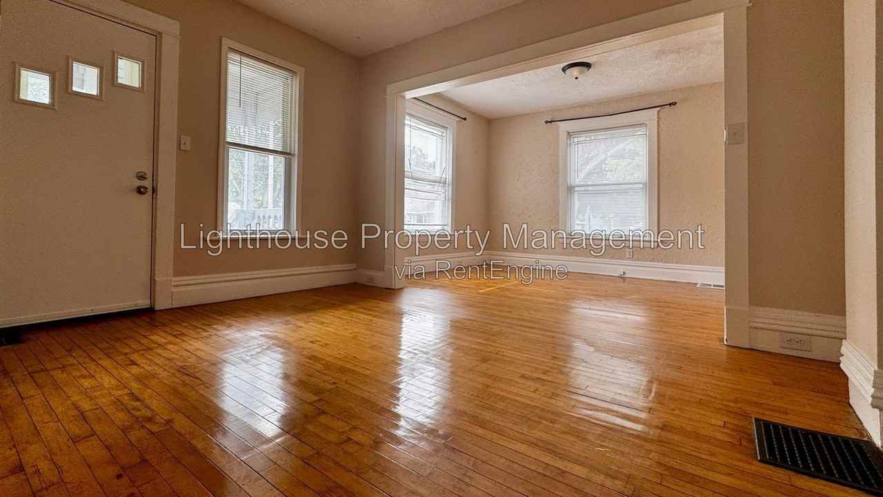 2550 Crozier Ave - Photo 3 of 18