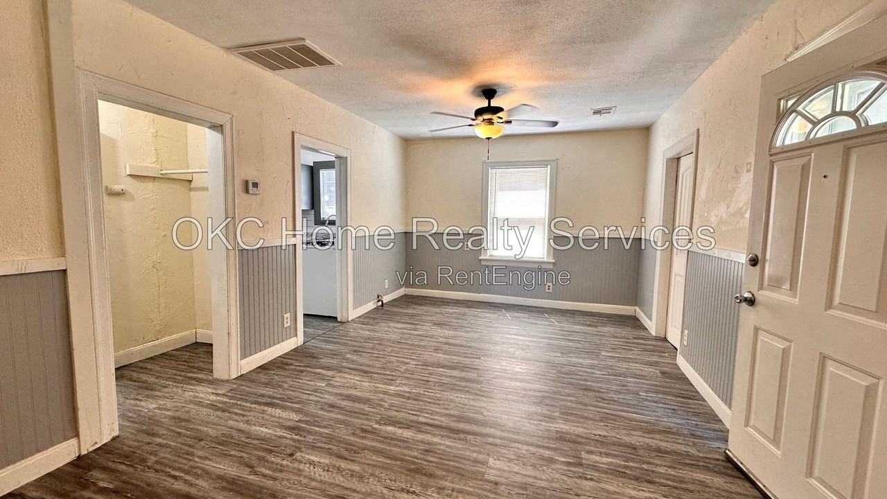 2316 Nw 38th St - Photo 4 of 19