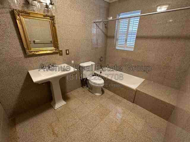 6325 Southwood Ave #3 - Photo 5 of 12