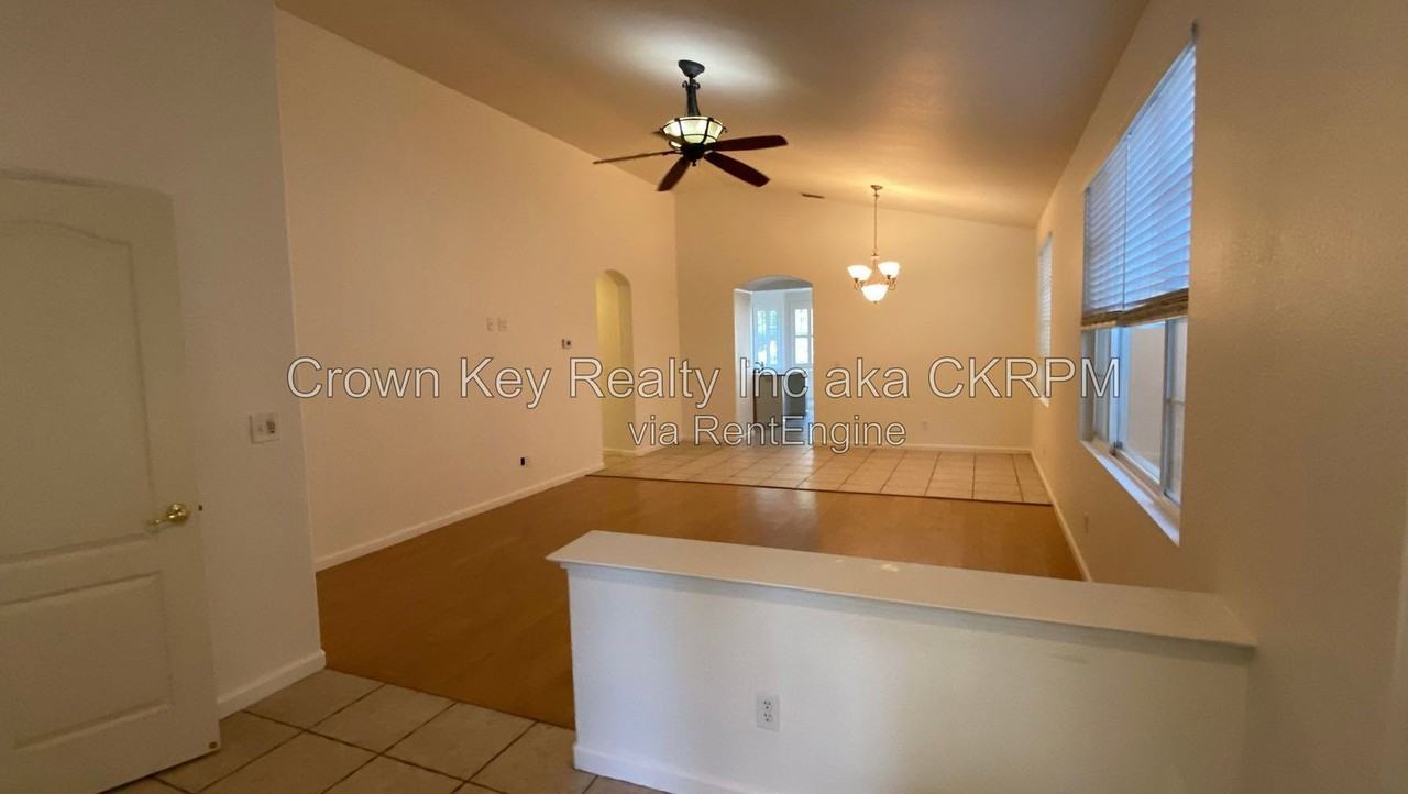 1844 Oswego Ct - Photo 2 of 26