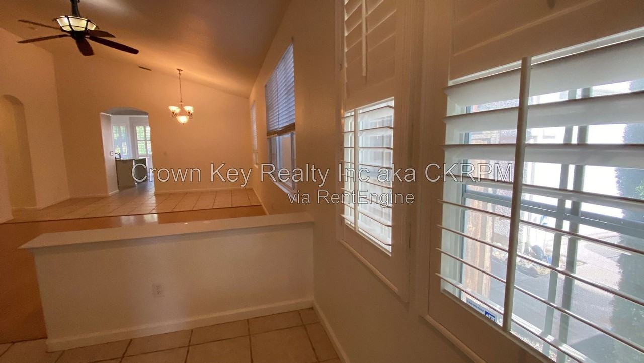 1844 Oswego Ct - Photo 3 of 26