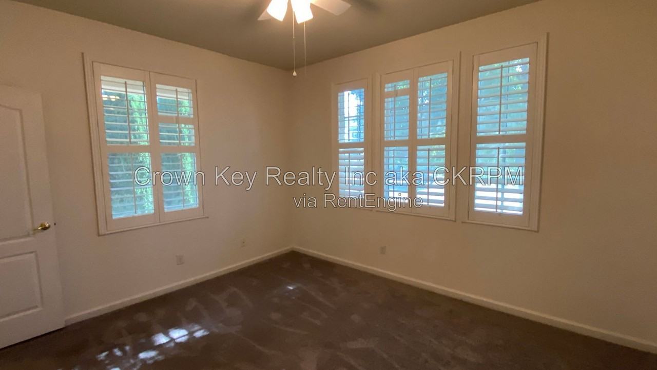1844 Oswego Ct - Photo 4 of 26