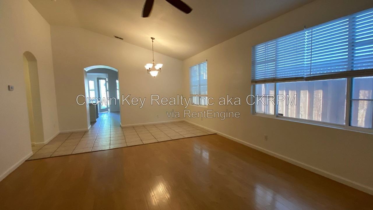 1844 Oswego Ct - Photo 5 of 26