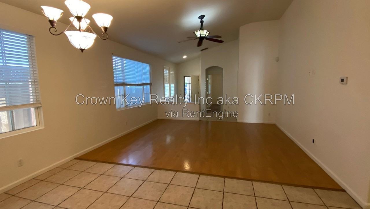 1844 Oswego Ct - Photo 7 of 26