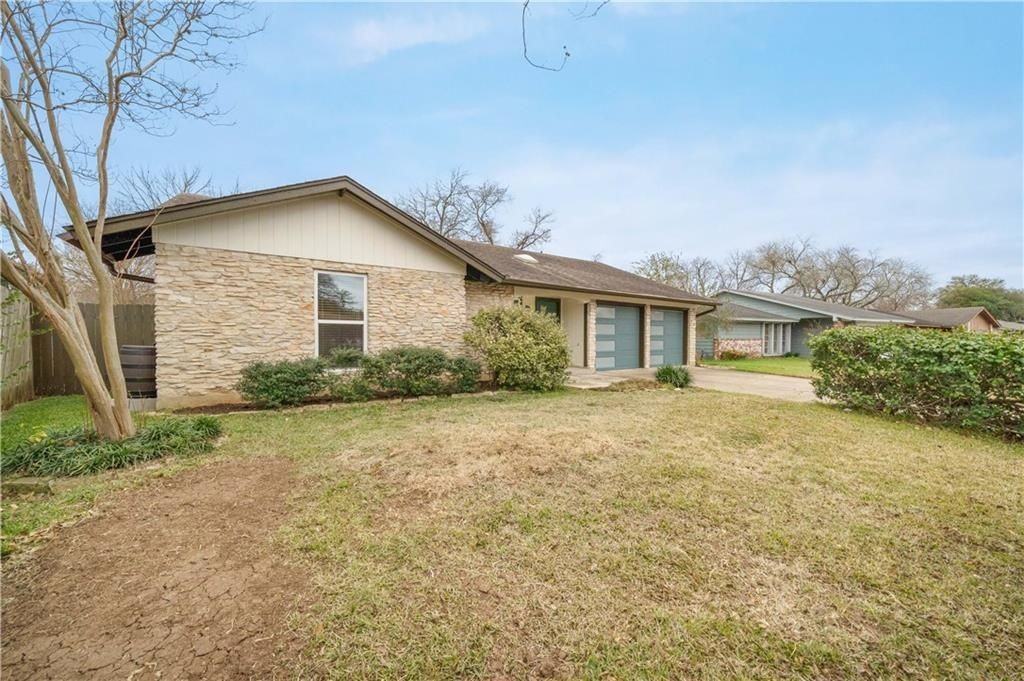 2515 Berkett Dr - Photo 3 of 50