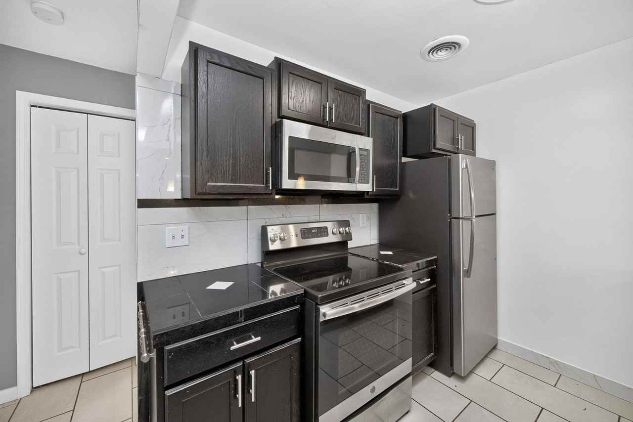 5458 Beechmont Ave #212 - Photo 6 of 17