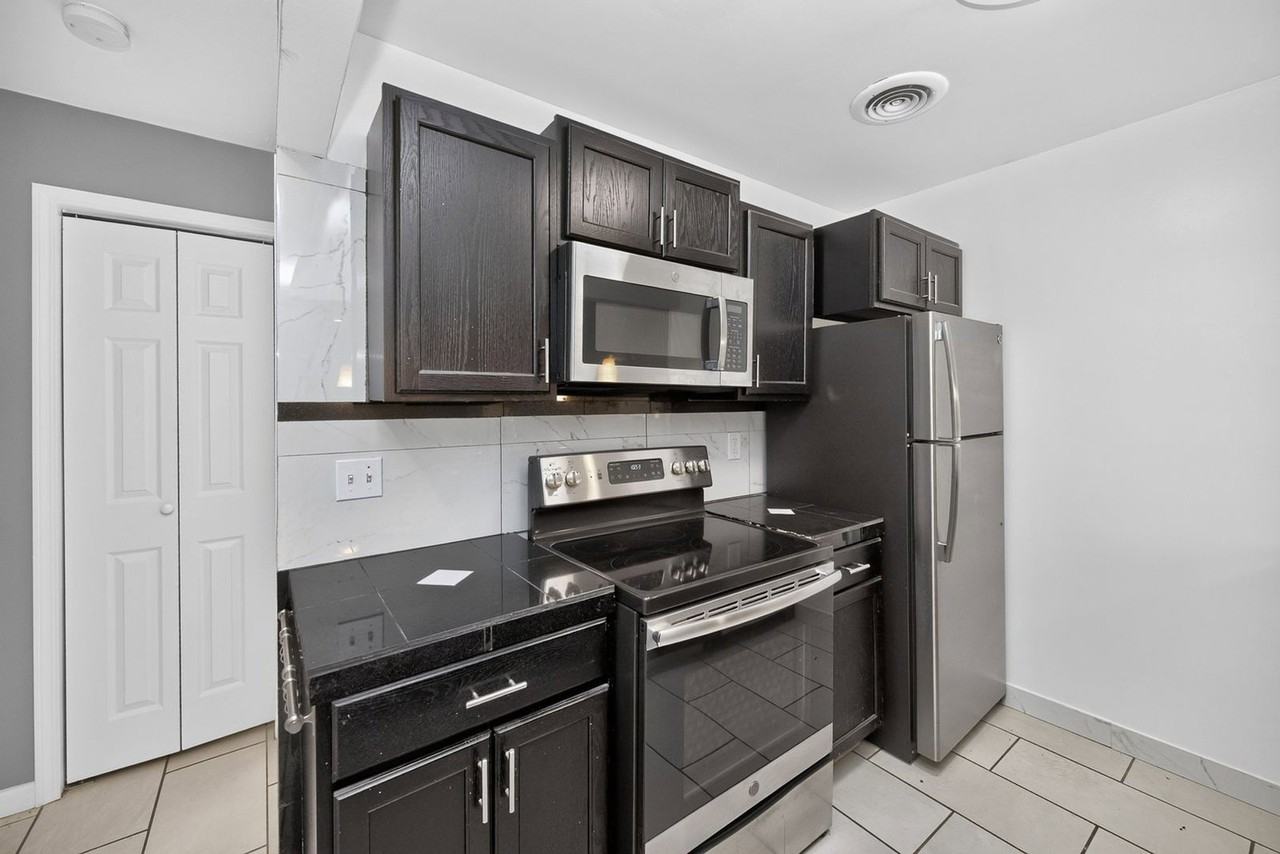 5450 Beechmont Ave #505