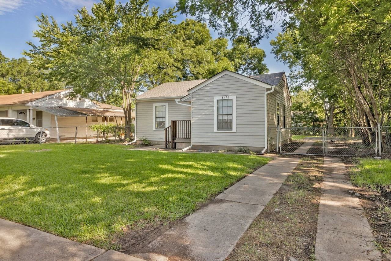 8726 Eldon Dr - Photo 2 of 13