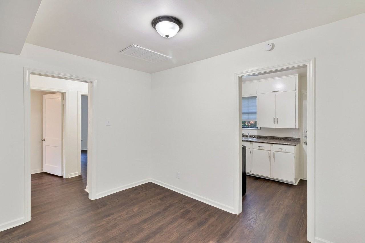 8726 Eldon Dr - Photo 5 of 13
