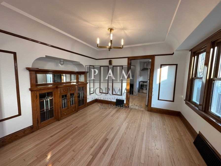 1912 S 91st St - Photo 4 of 30