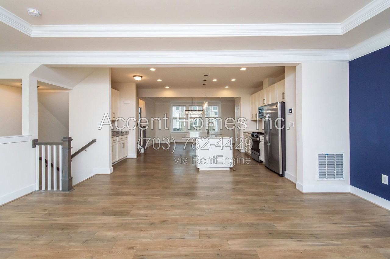 4734 Earl Flanagan Way - Photo 5 of 33