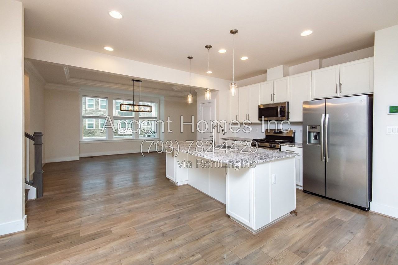 4734 Earl Flanagan Way - Photo 7 of 33
