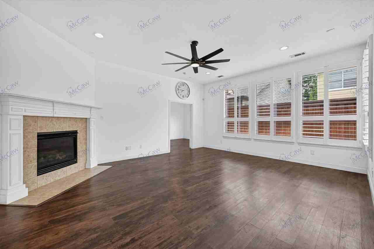 2208 Grizzly Run Ln - Photo 2 of 26