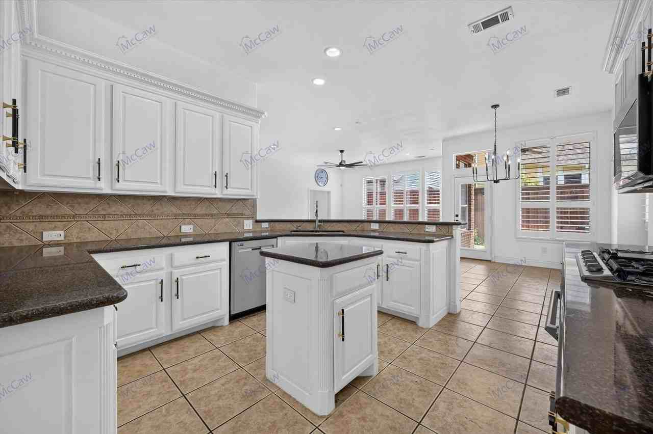 2208 Grizzly Run Ln - Photo 4 of 26