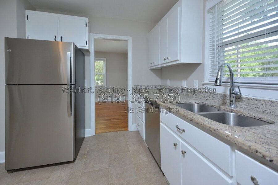 2405 Albany St - Photo 3 of 26