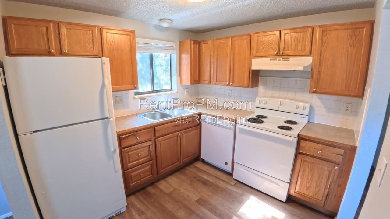 2354 10th St Sw #1 - Photo 5 of 11