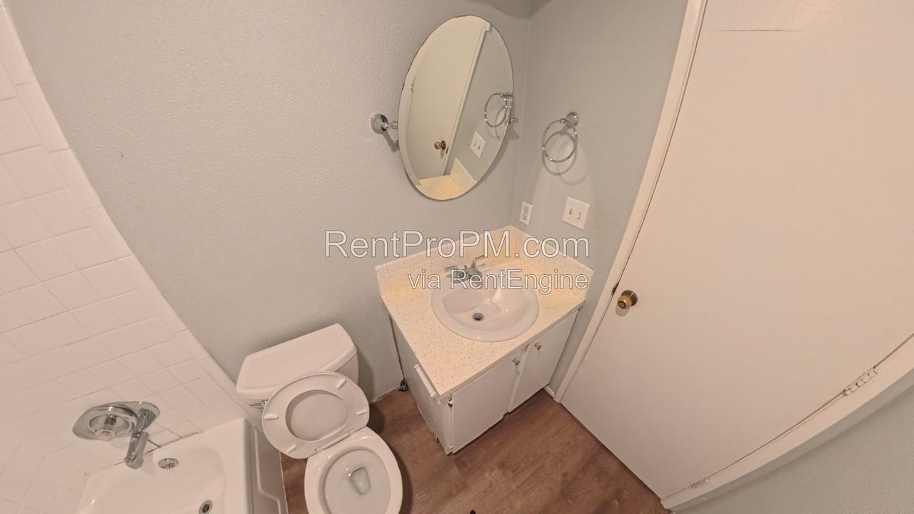 2354 10th St Sw #1 - Photo 6 of 11
