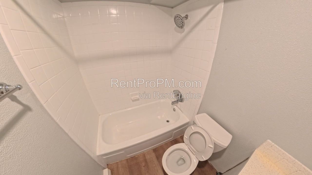 2354 10th St Sw #1 - Photo 7 of 11