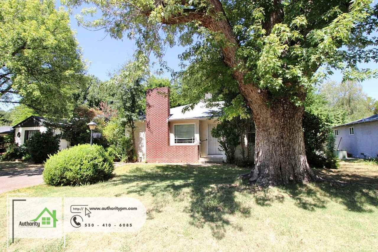 686 Coronado St - Photo 2 of 3