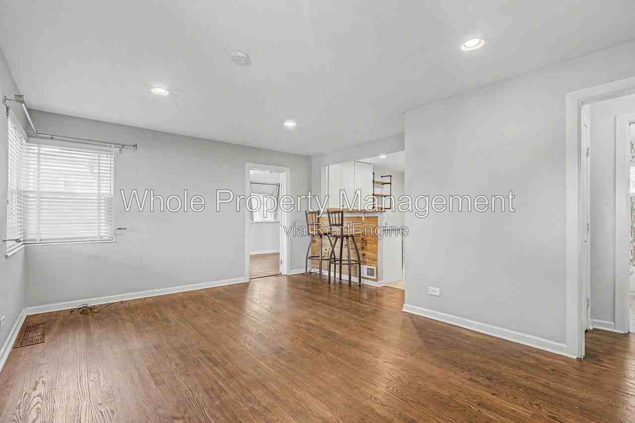 2991 Hudson St - Photo 4 of 28