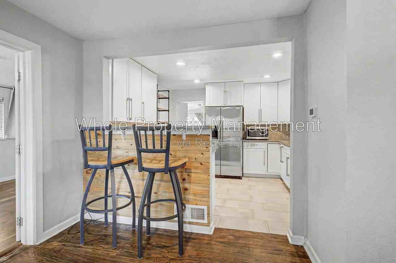 2991 Hudson St - Photo 5 of 28