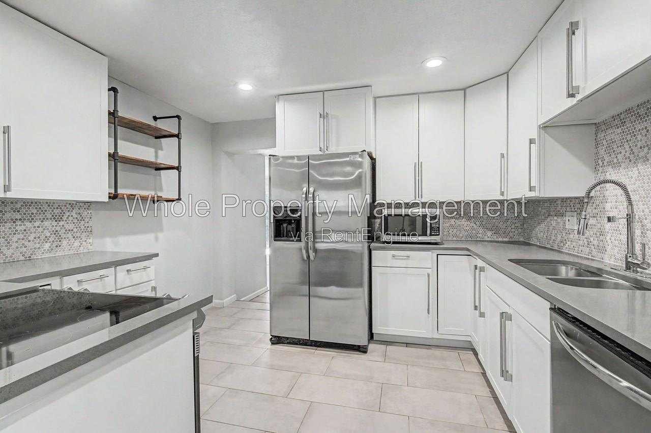 2991 Hudson St - Photo 6 of 28