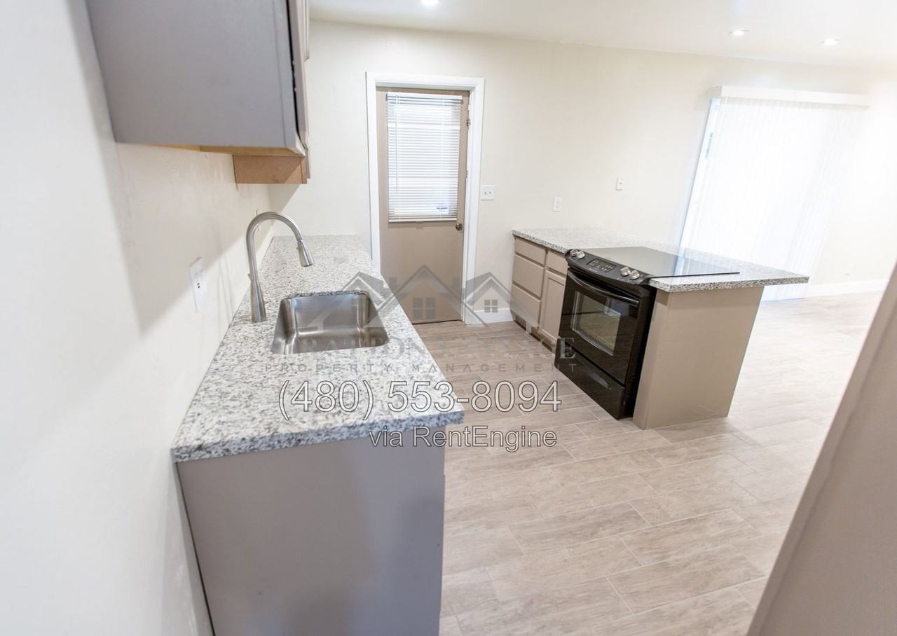 2533 E Blanche Dr - Photo 5 of 36