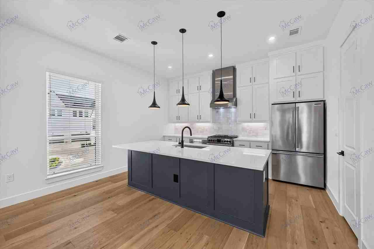 131 Thornton St - Photo 2 of 22