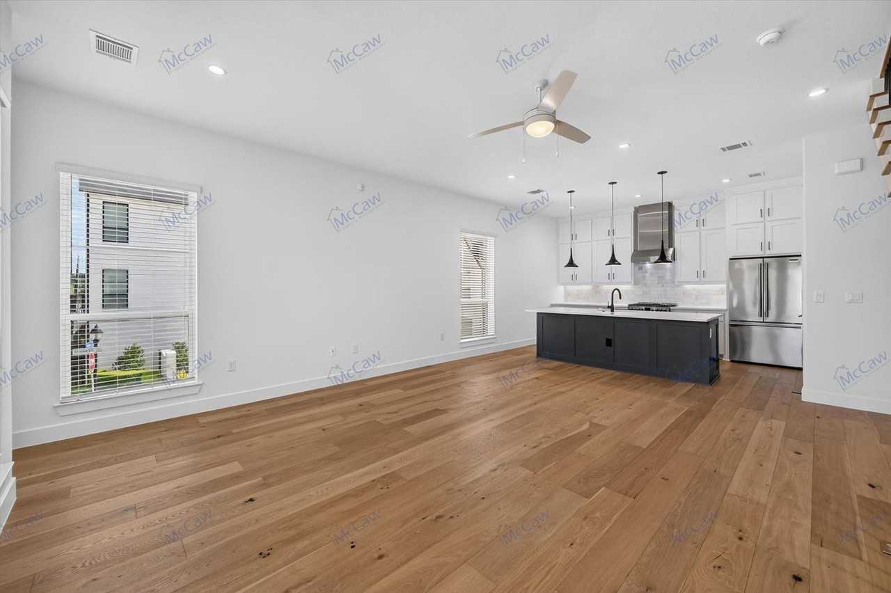131 Thornton St - Photo 4 of 22