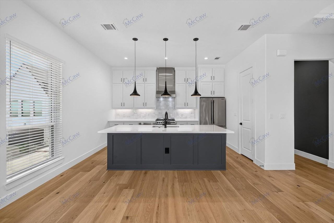 131 Thornton St - Photo 5 of 22
