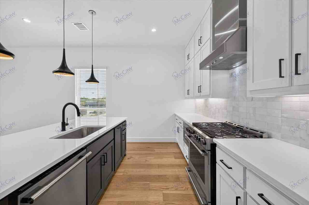 131 Thornton St - Photo 6 of 22