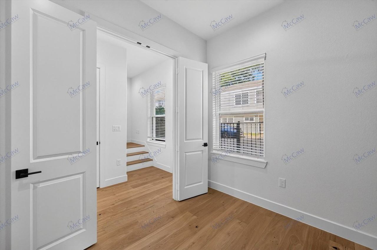 131 Thornton St - Photo 7 of 22