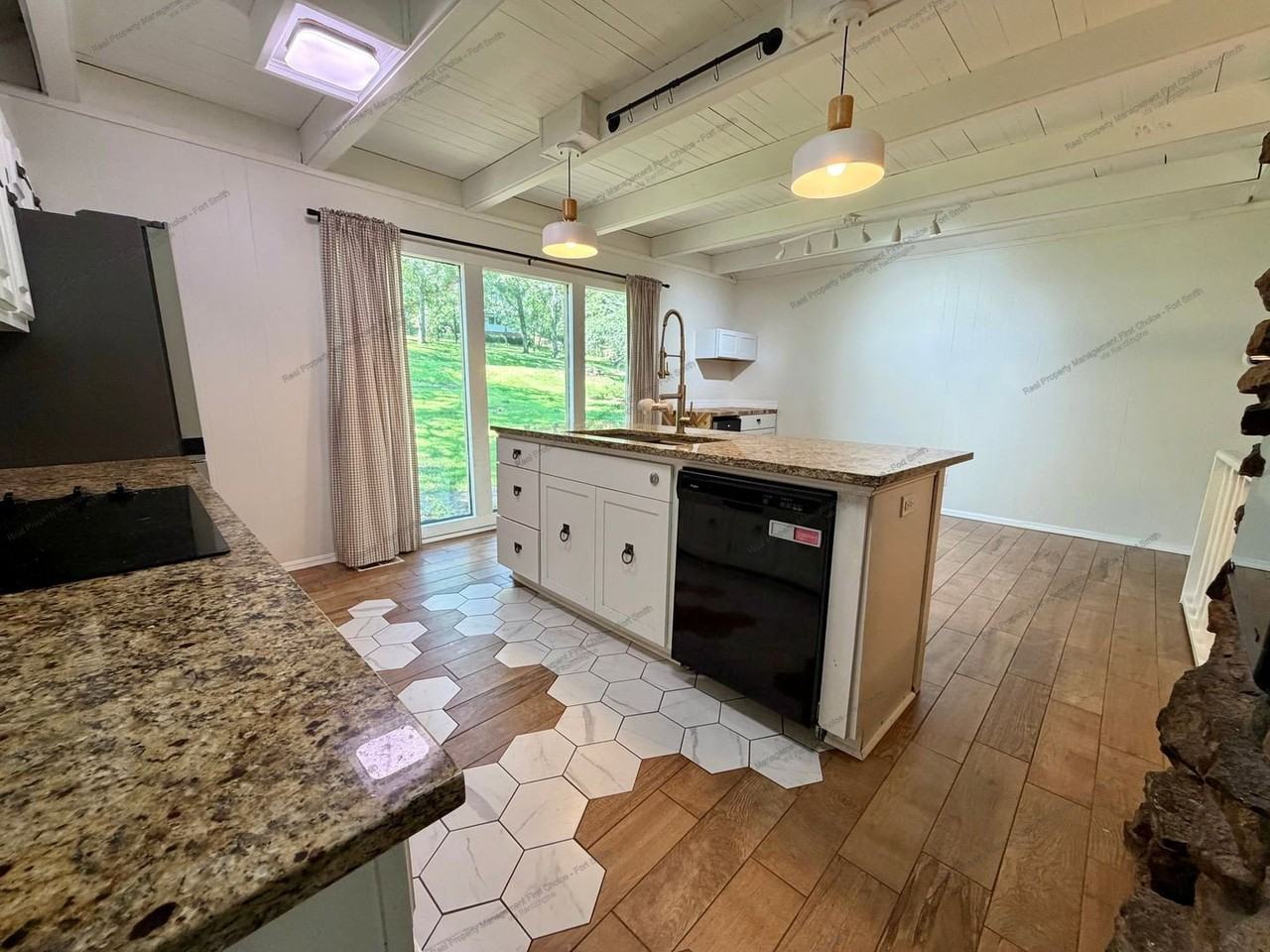 602 Azure Hills Dr - Photo 5 of 43