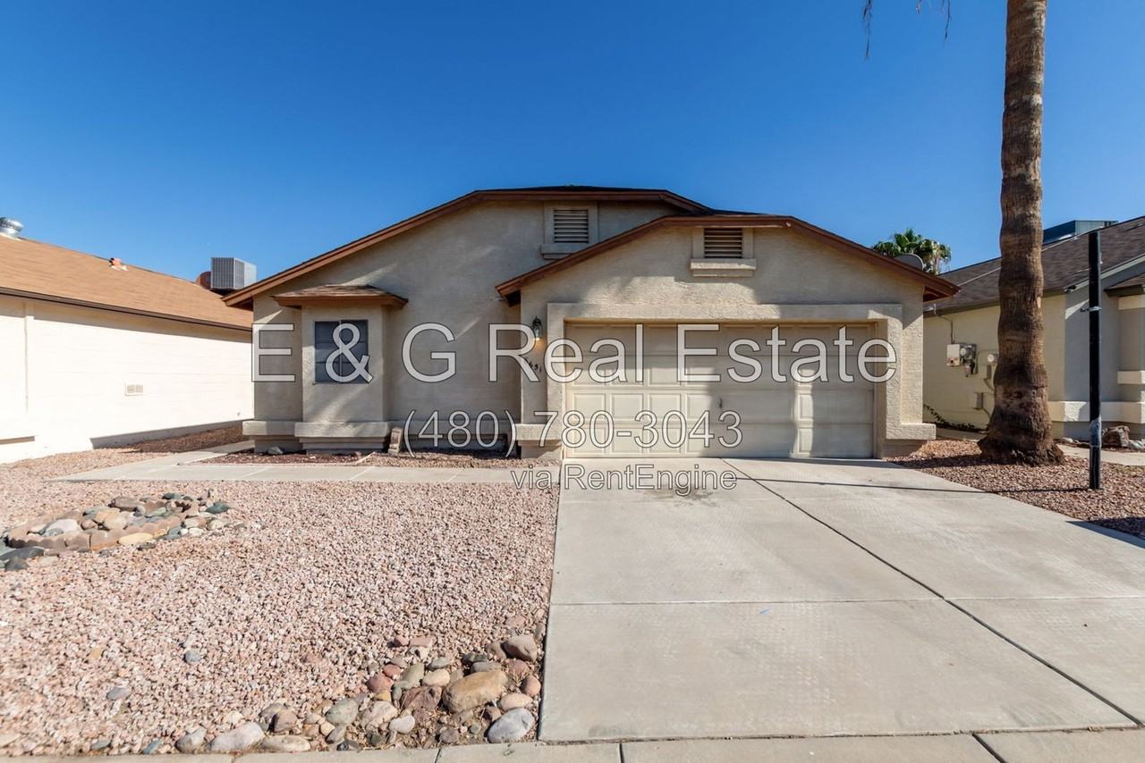 8651 N 107th Dr - Photo 2 of 28
