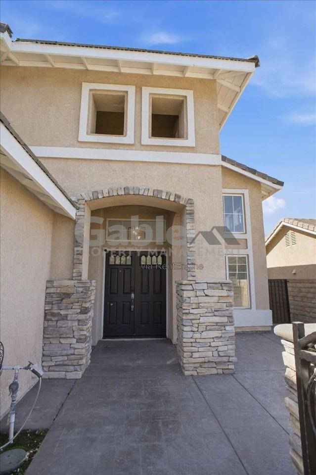28007 Cascade Rd - Photo 3 of 24