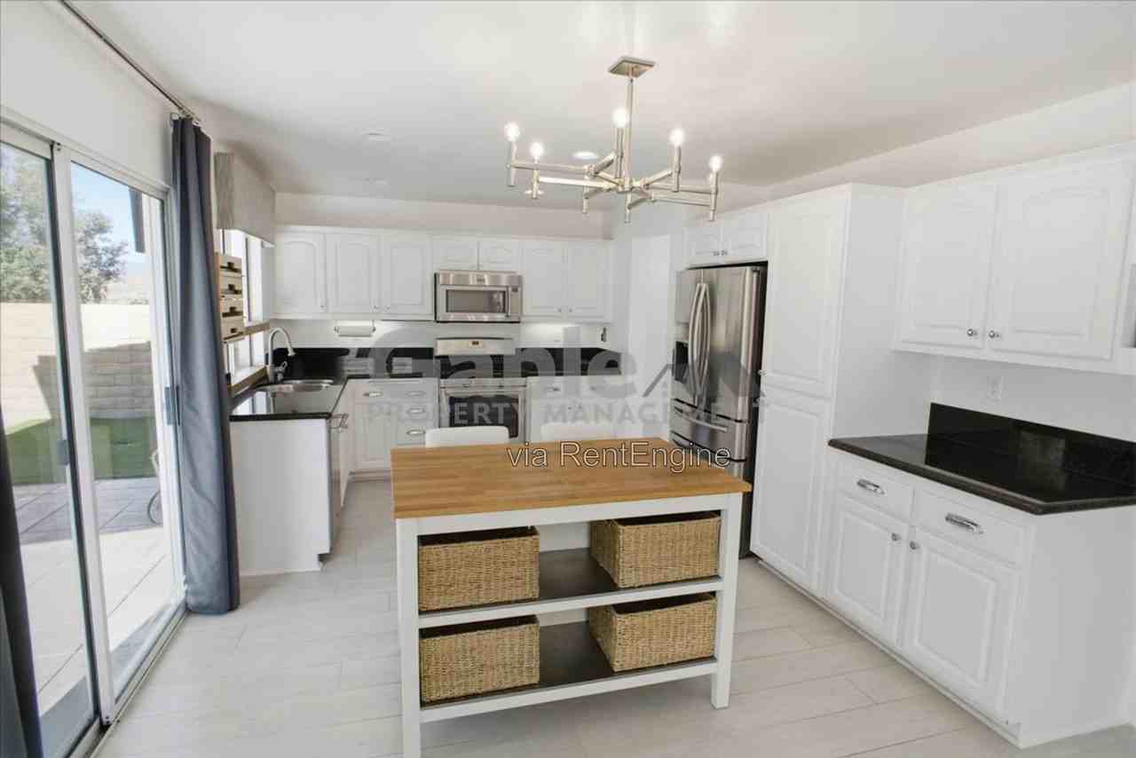 28007 Cascade Rd - Photo 7 of 24