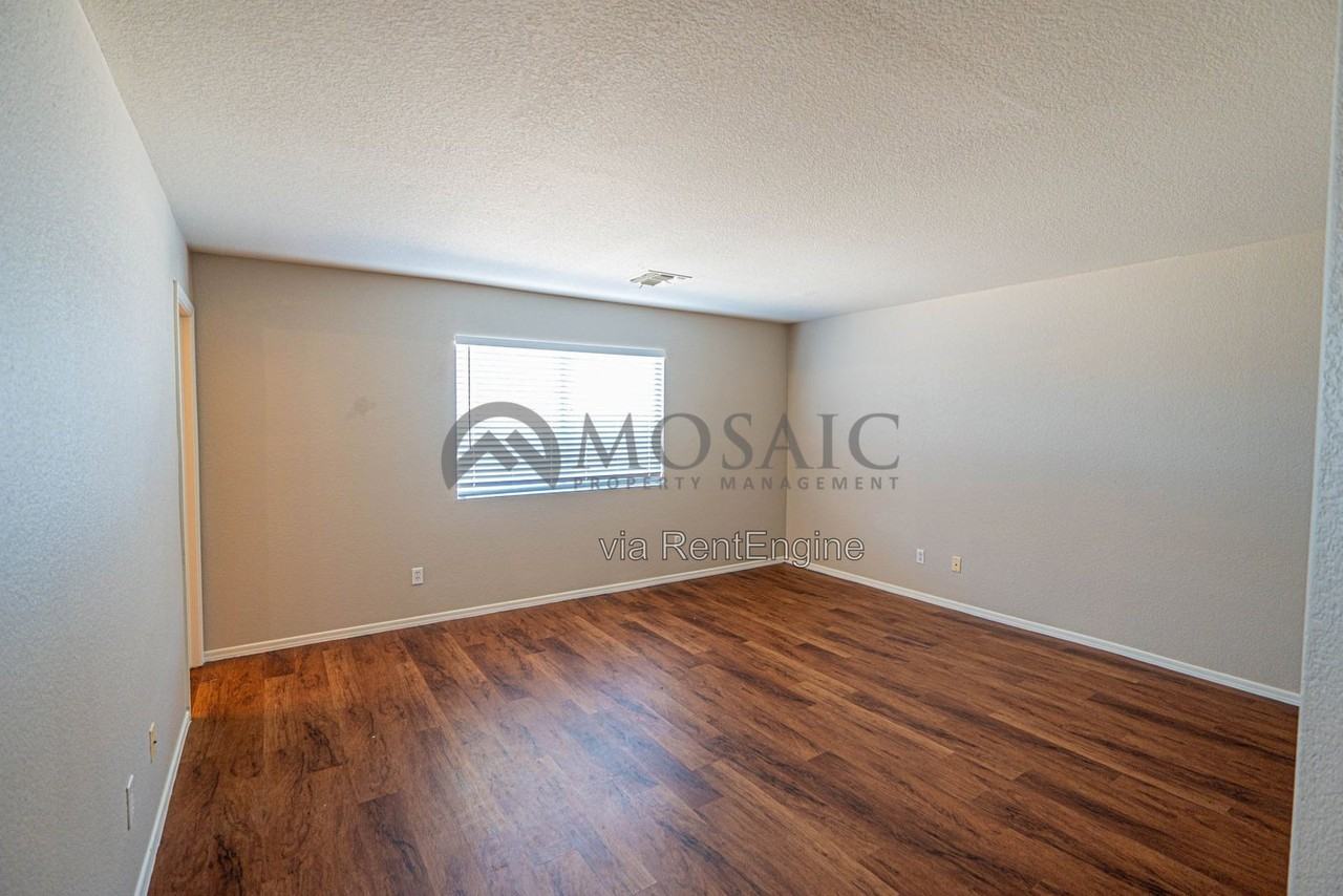 1158 E Silversmith Trl - Photo 7 of 22
